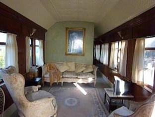 Krinklewood Cottage And Train Carriages Поколбин Екстериор снимка